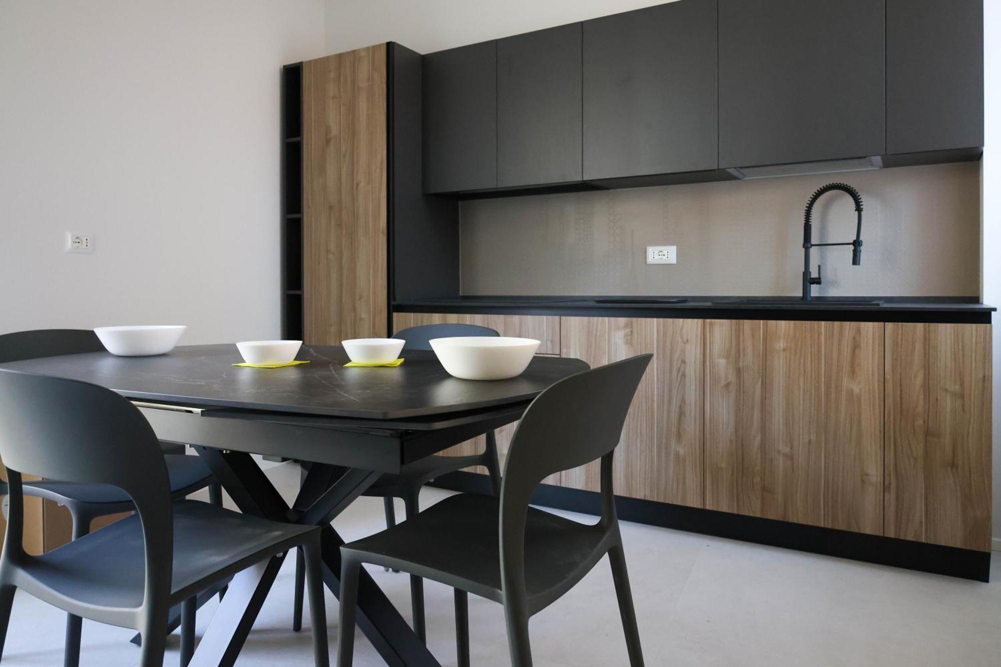Vicolo Dei Signori Apartment เดเซนซาโนเดลการ์ดา ภายนอก รูปภาพ