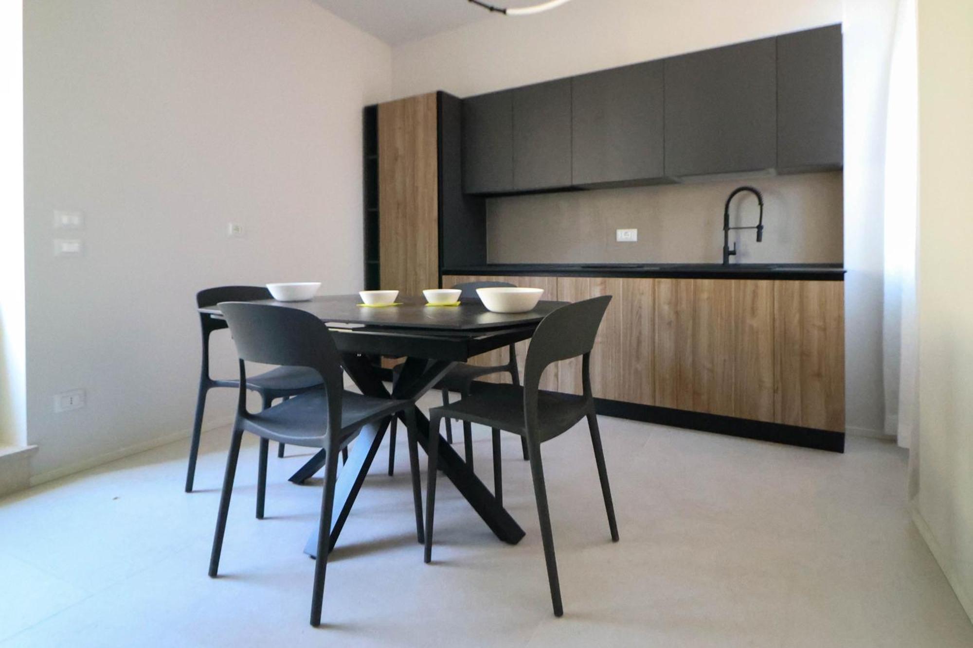 Vicolo Dei Signori Apartment เดเซนซาโนเดลการ์ดา ภายนอก รูปภาพ