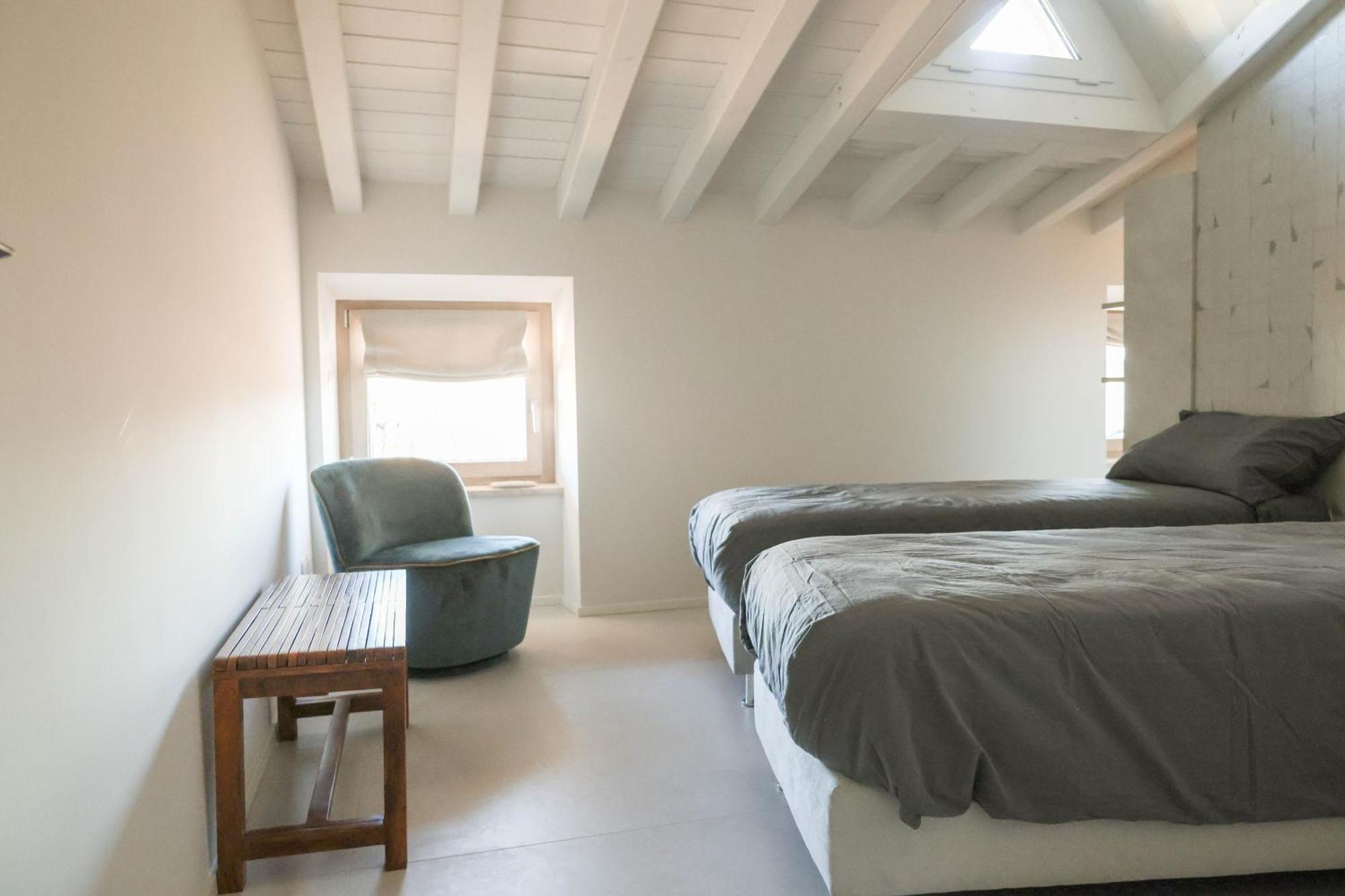 Vicolo Dei Signori Apartment เดเซนซาโนเดลการ์ดา ภายนอก รูปภาพ