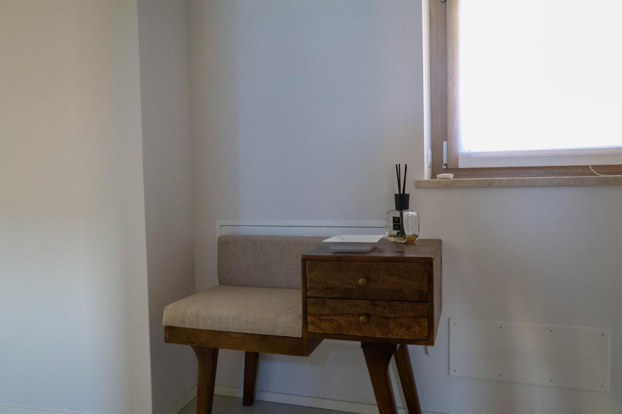 Vicolo Dei Signori Apartment เดเซนซาโนเดลการ์ดา ภายนอก รูปภาพ