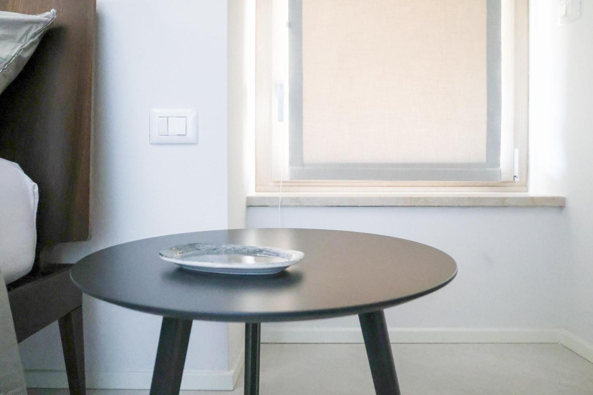 Vicolo Dei Signori Apartment เดเซนซาโนเดลการ์ดา ภายนอก รูปภาพ