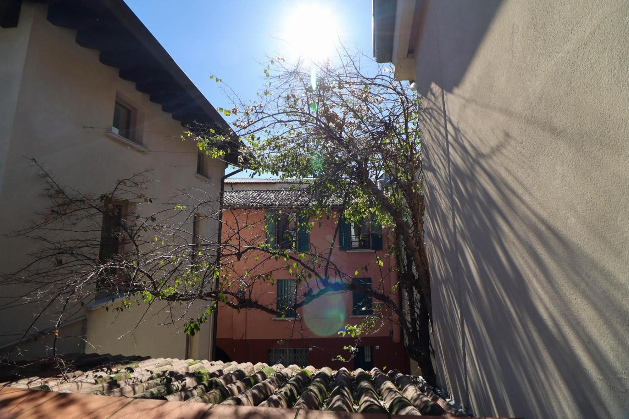 Vicolo Dei Signori Apartment เดเซนซาโนเดลการ์ดา ภายนอก รูปภาพ